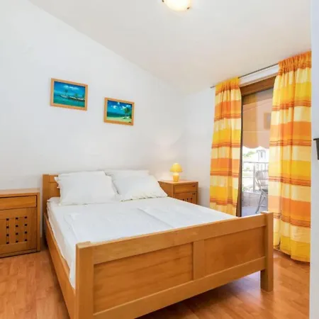 Manda - One Bedroom With Terrace A1 法扎纳