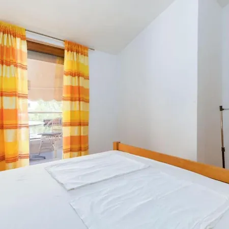 Manda - One Bedroom With Terrace A1 法扎纳